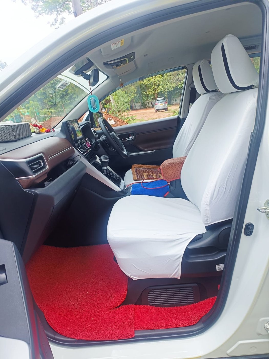 Spacious passenger seating