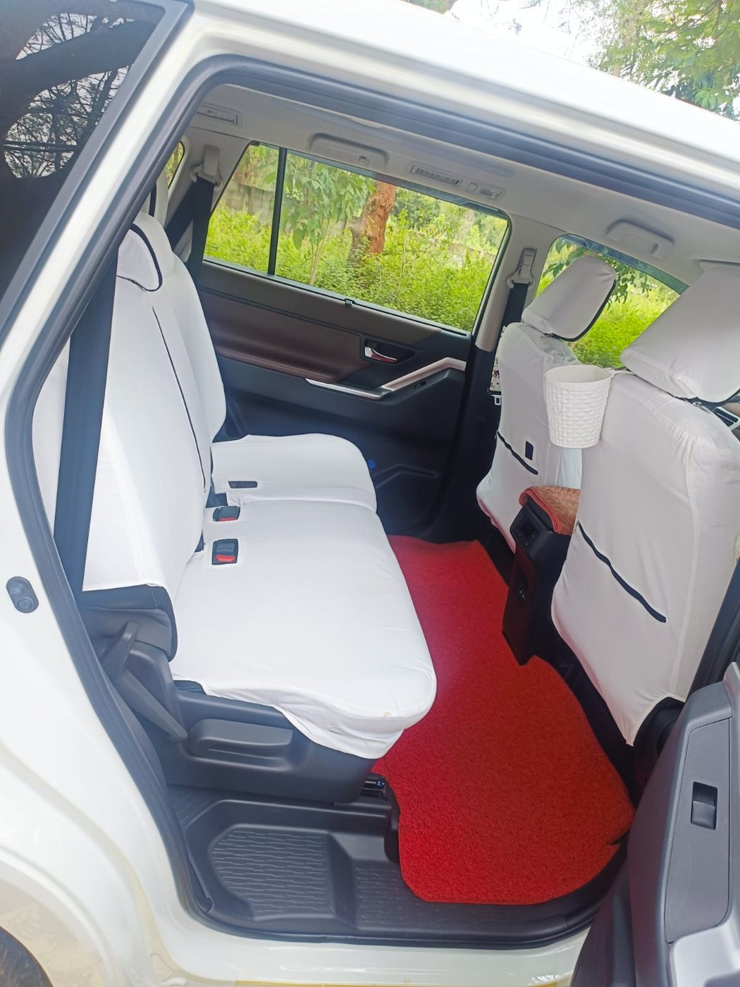 Rear passenger space